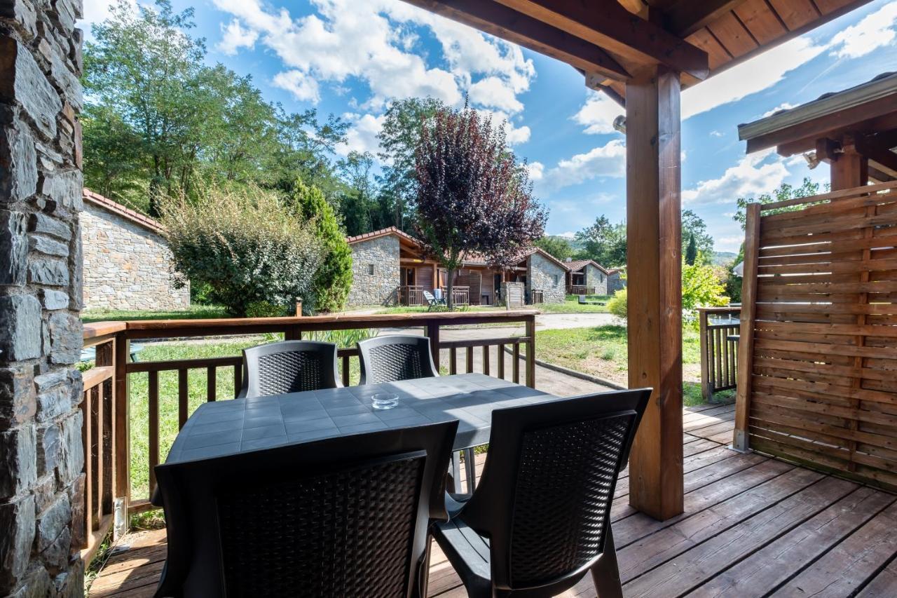 Le Hameau Du Comte De Foix - 11 Chalets En Ariege Mercus-Garrabet エクステリア 写真