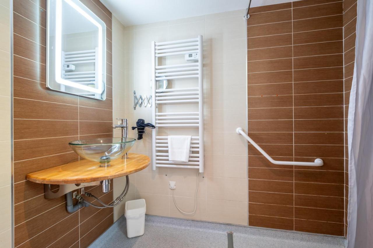 Le Hameau Du Comte De Foix - 11 Chalets En Ariege Mercus-Garrabet エクステリア 写真